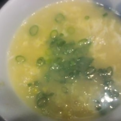 昨日はこちら雨で肌寒かったので作りました、簡単で超おいしい～～今日の朝にもいただきました、大好きなスープです！